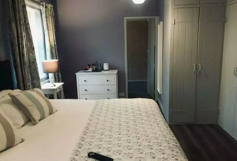 בית מלון כפרי White Horse Farm Inn