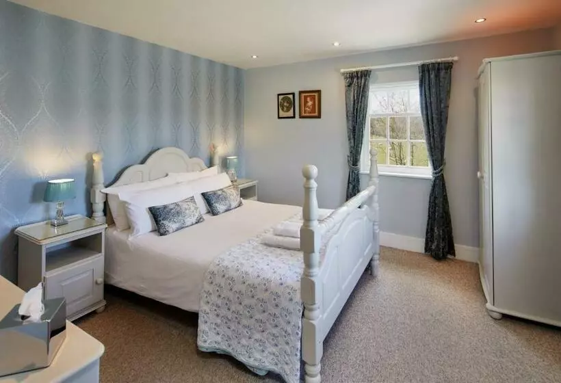 בית מלון כפרי White Horse Farm Inn