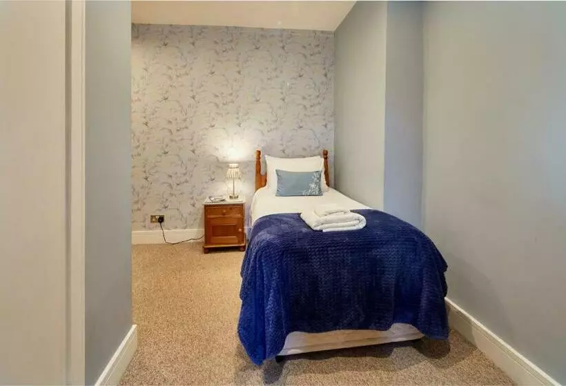 בית מלון כפרי White Horse Farm Inn