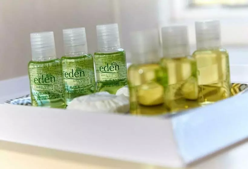 בית מלון כפרי White Horse Farm Inn