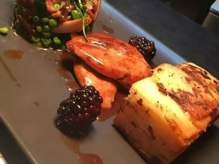 בית מלון כפרי White Horse Farm Inn