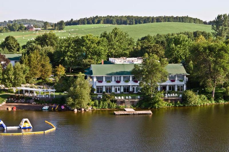 Elmhirst S Resort   On A Lake