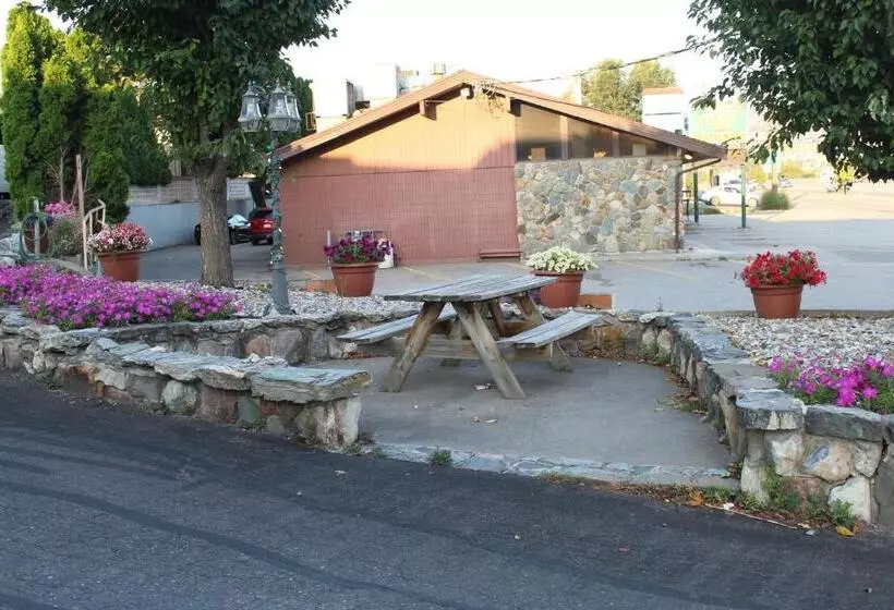 בית מלון כפרי Best Budget Inn & Suites Kamloops