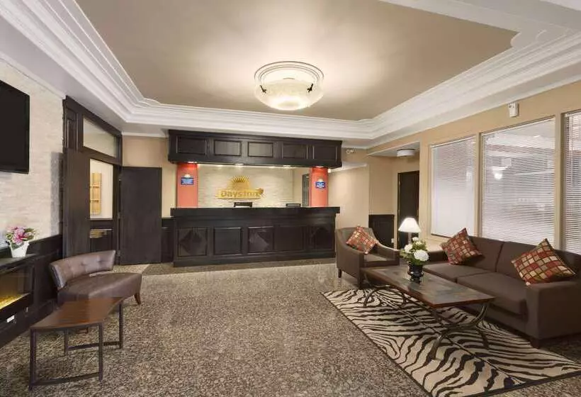 هتل Days Inn By Wyndham Terrace