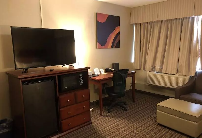 هتل Days Inn By Wyndham Terrace