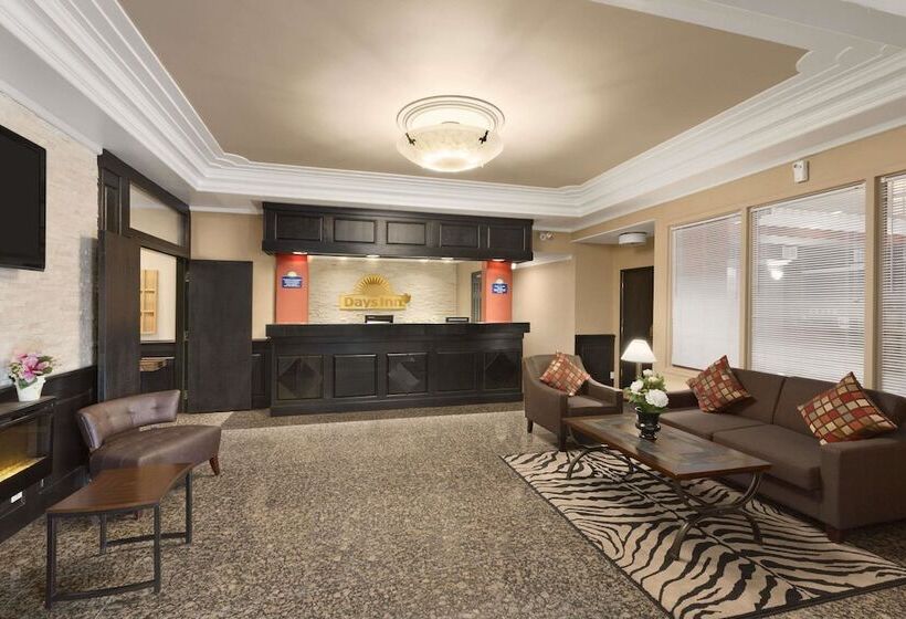 ホテル Days Inn By Wyndham Terrace