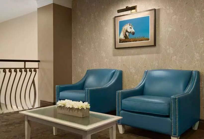 호텔 Days Inn & Suites By Wyndham Brandon