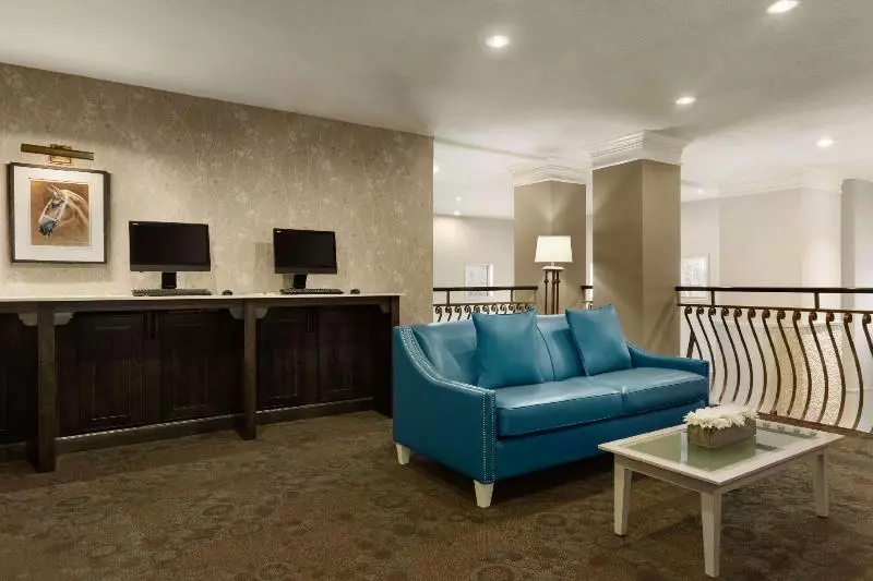 호텔 Days Inn & Suites By Wyndham Brandon