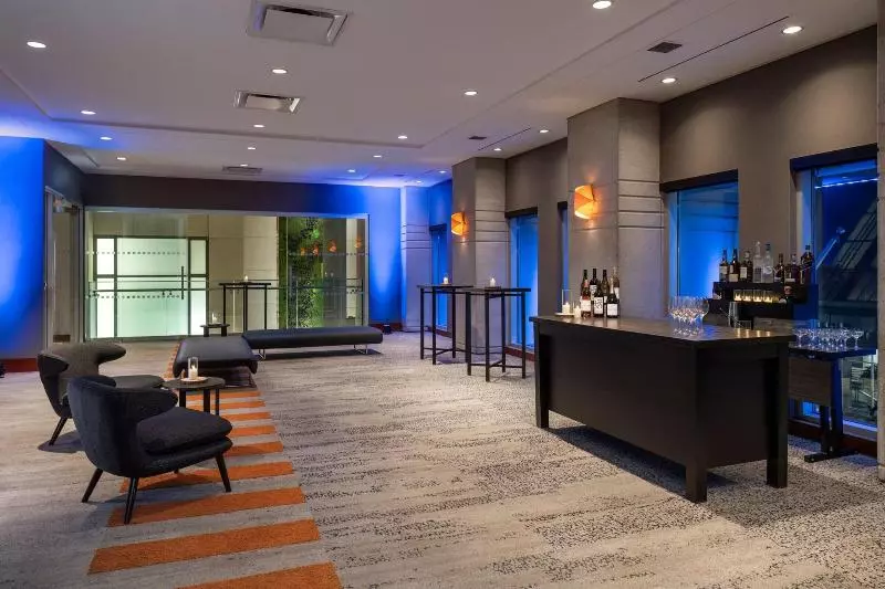 Delta Hotels By Marriott Vancouver Downtown Suites