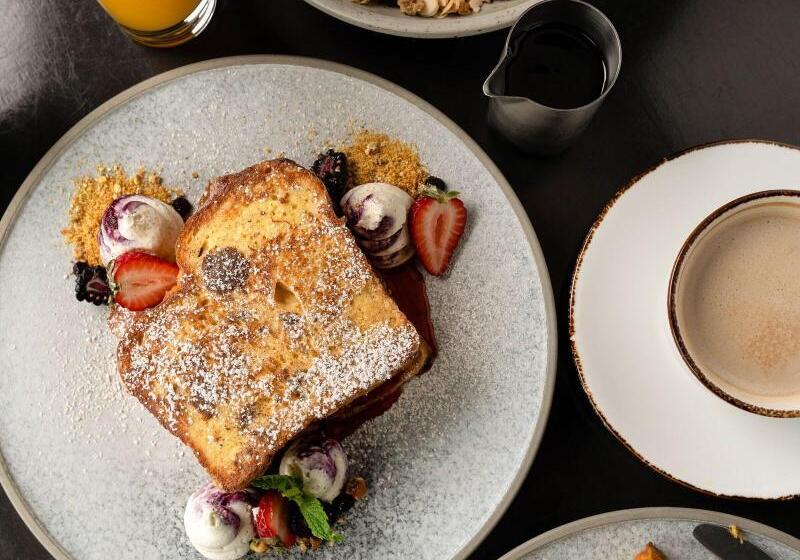 Delta Hotels By Marriott Vancouver Downtown Suites