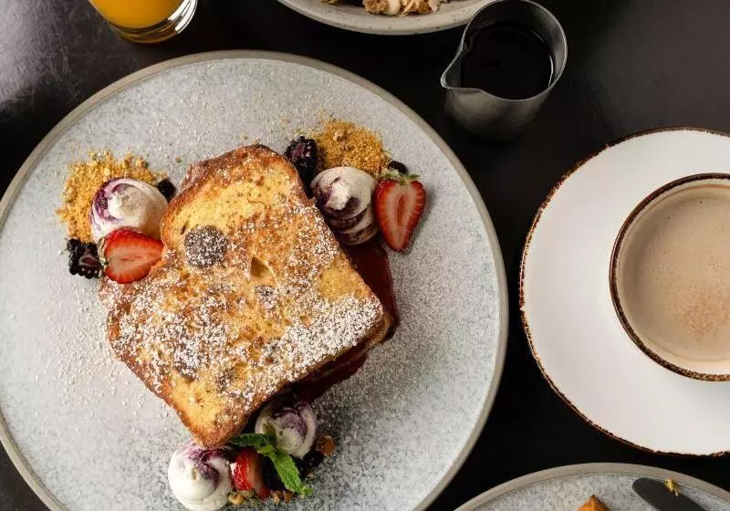 Delta Hotels By Marriott Vancouver Downtown Suites