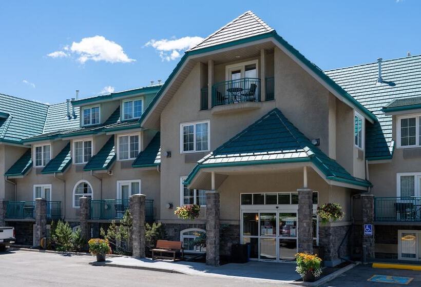 Hotel Pocaterra Inn & Waterslide