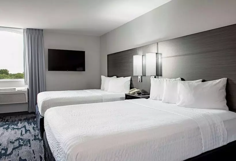 Отель Quality Inn & Suites