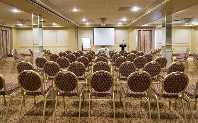 فندق Ramada By Wyndham St. John's