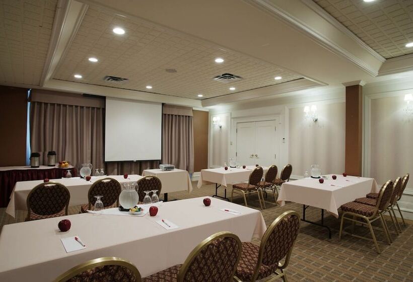 فندق Ramada By Wyndham St. John's