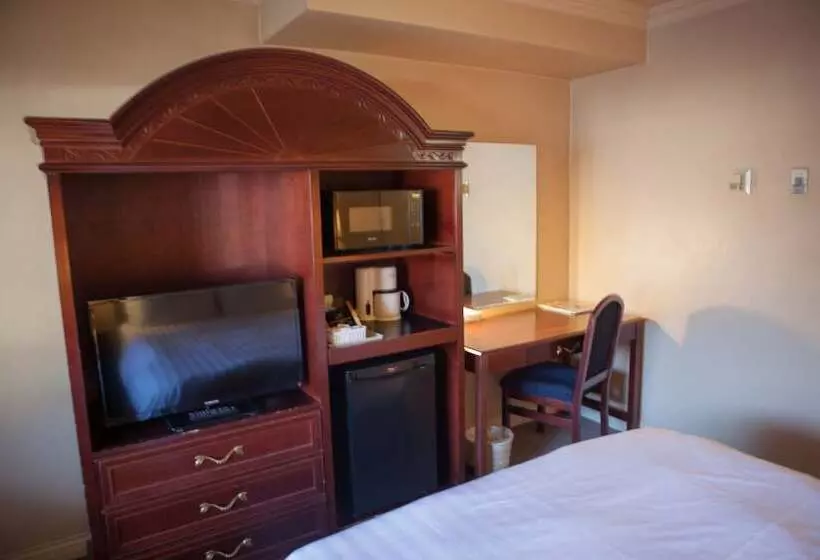 호텔 Revelstoke Lodge