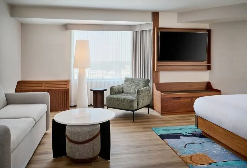 Ômage Hotel, Montreal Laval, a Tribute Portfolio Hotel