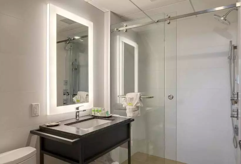 Peaks Hotel And Suites