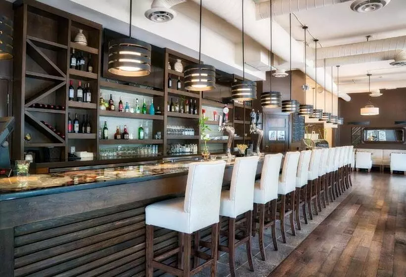 Prestige Lakeside Resort, Worldhotels Elite