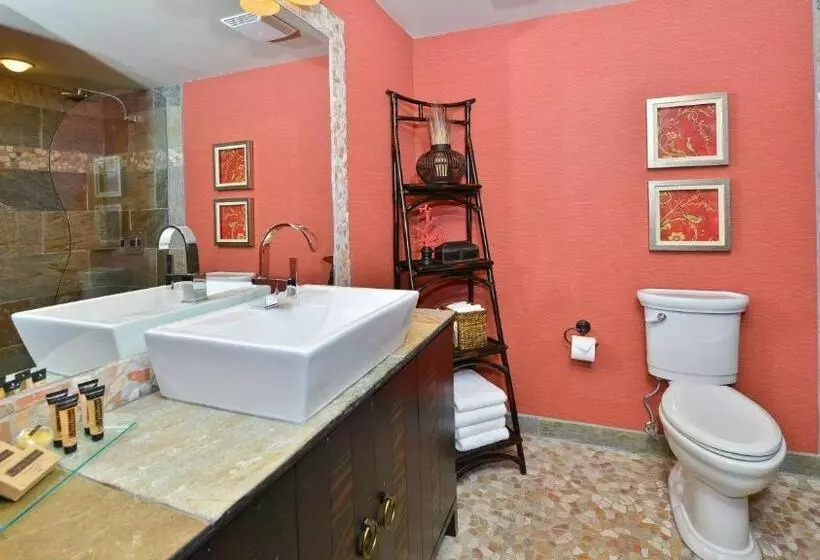 Prestige Lakeside Resort, Worldhotels Elite