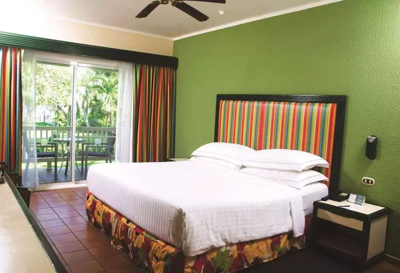 هتل Barcelo Tambor  All Inclusive