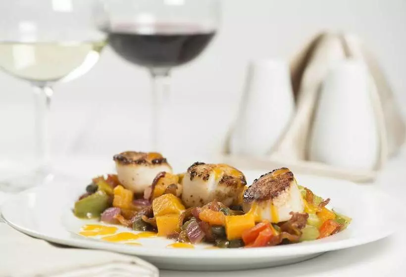 Sinbads Hotel & Suites