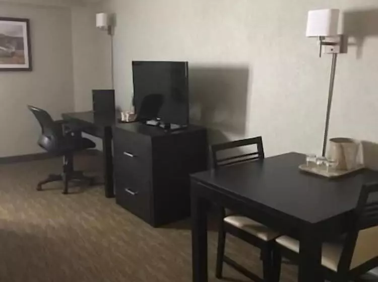 Sinbads Hotel & Suites