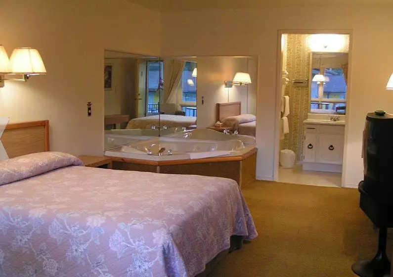 فندق Town N Country Motor Inn