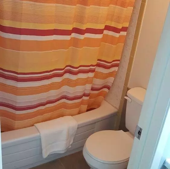 فندق Town N Country Motor Inn