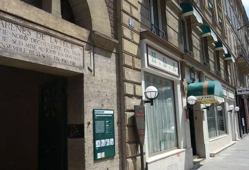 ホテル Des Arenes