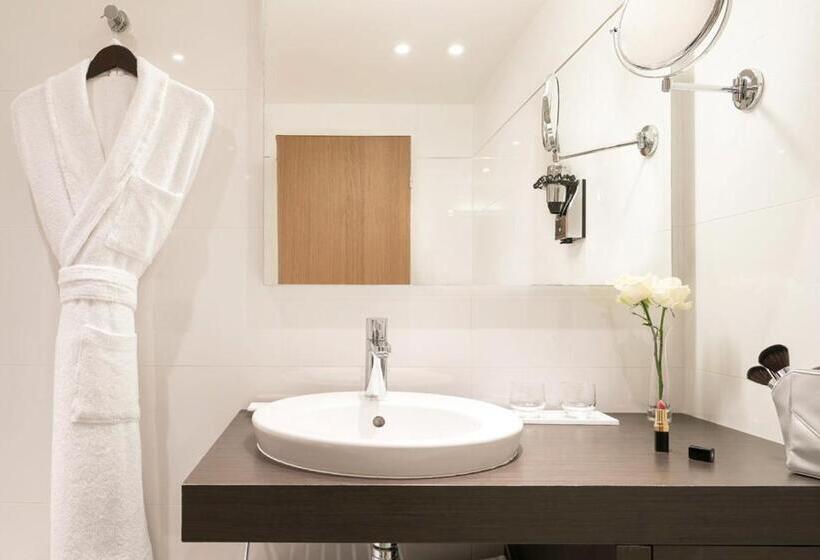 בית מלון כפרי Croisette Beach Cannes  Mgallery