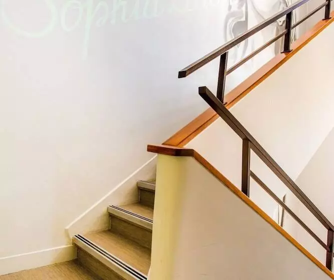 בית מלון כפרי Hôtel California