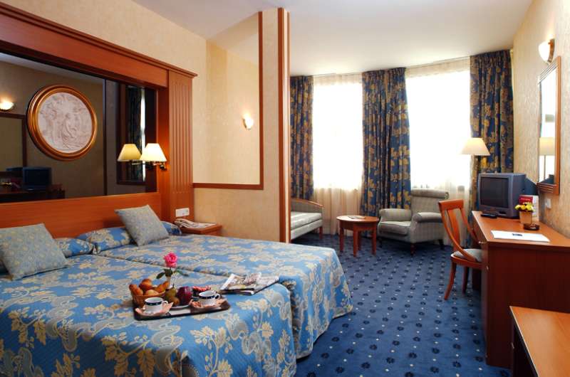 Timhotel Opéra Blanche Fontaine