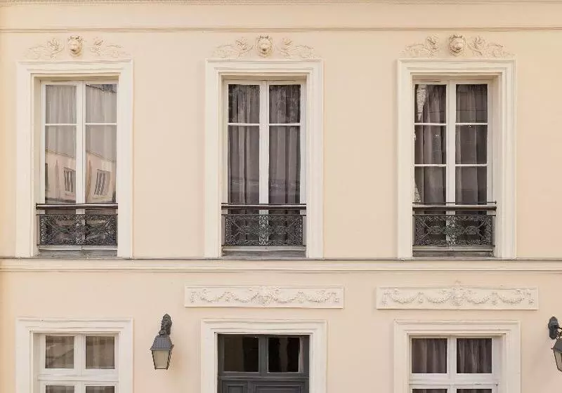 Timhotel Opéra Blanche Fontaine