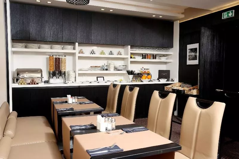 ホテル Hôtel Elysées Paris