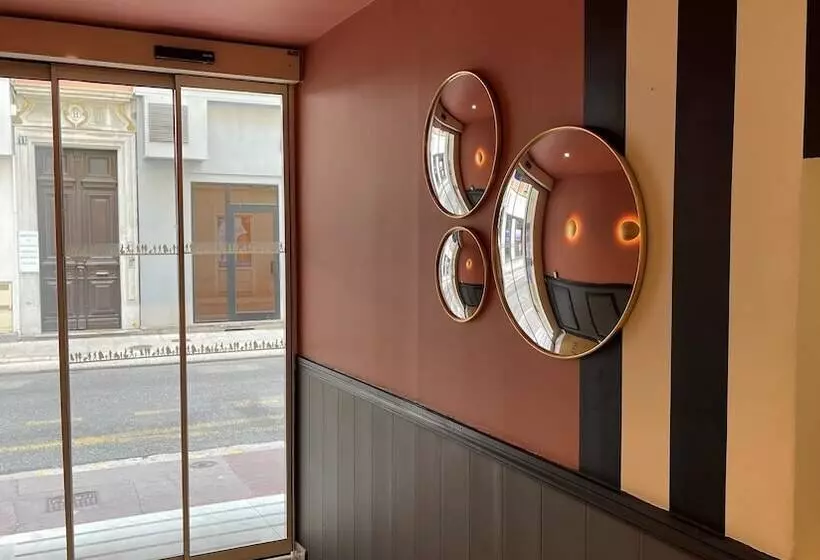 Отель Hôtel Le Seize, Nice Centre