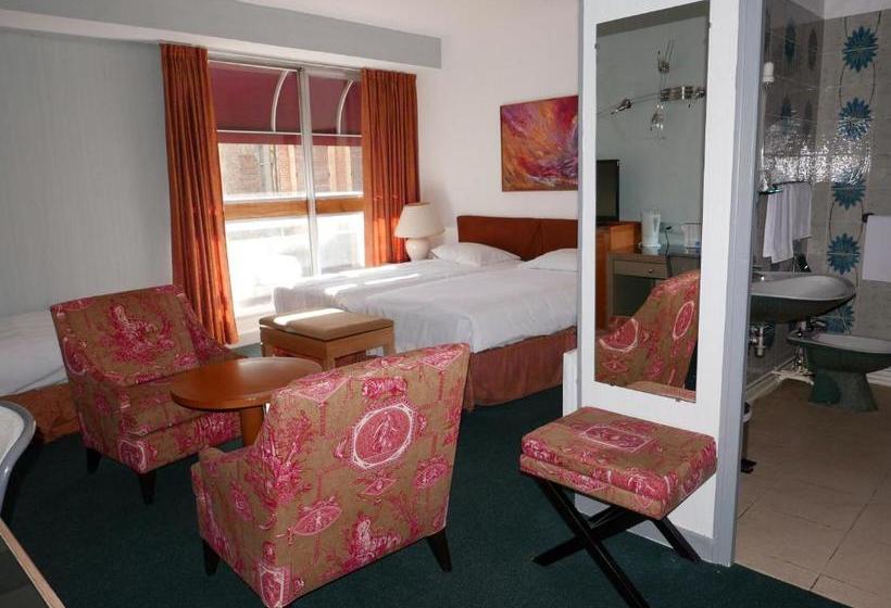 هتل Hôtel Le Cleves