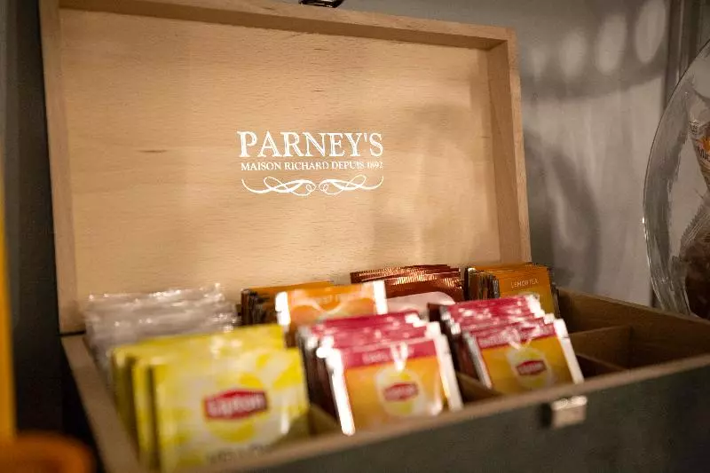 Отель Raymond 4 Toulouse