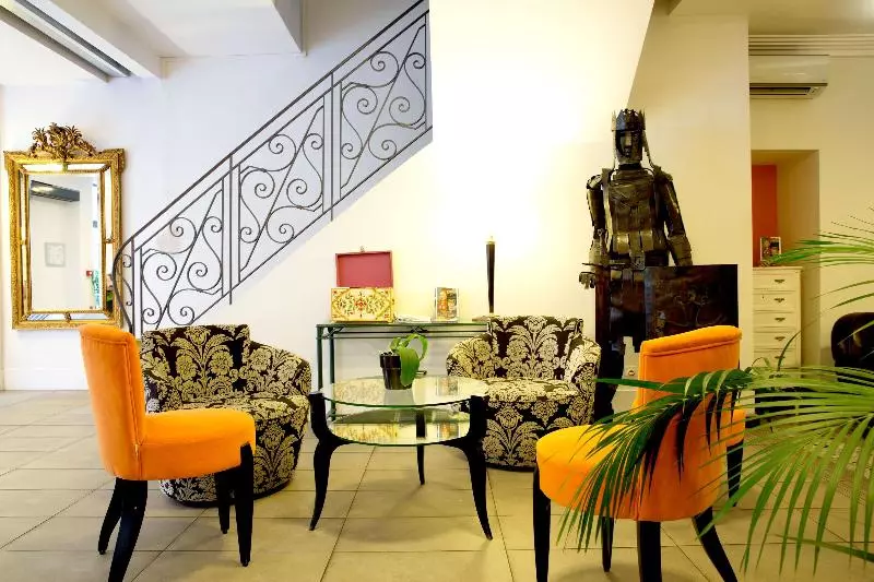 Отель Raymond 4 Toulouse