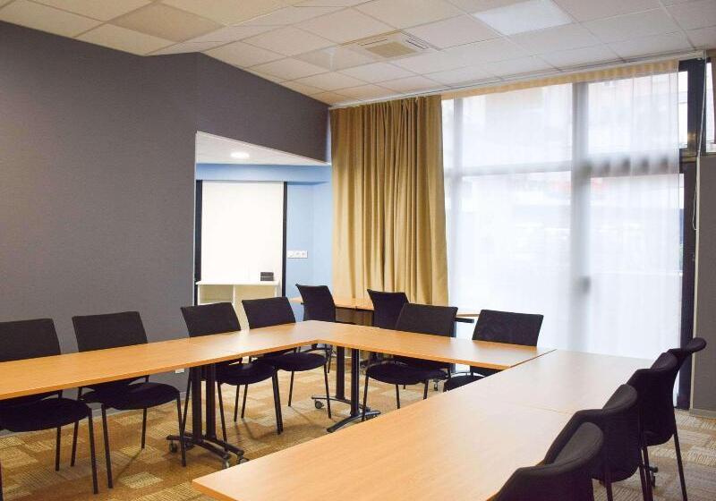 هتل Ibis Rodez Centre