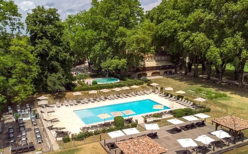 Отель Moulin De Vernègues Hôtel & Spa