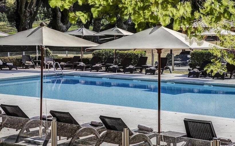 Отель Moulin De Vernègues Hôtel & Spa