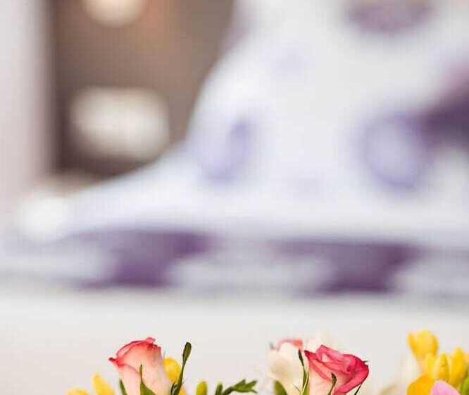 Отель Moulin De Vernègues Hôtel & Spa