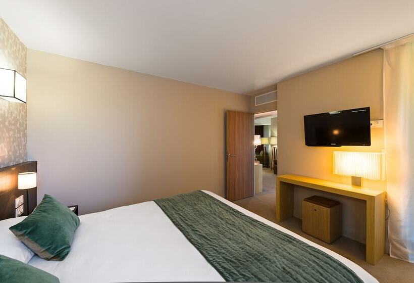 Отель Moulin De Vernègues Hôtel & Spa