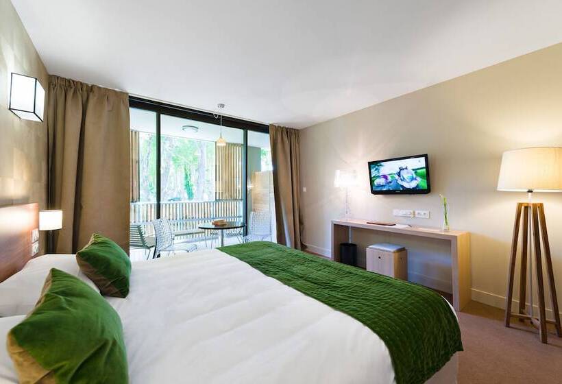 Отель Moulin De Vernègues Hôtel & Spa