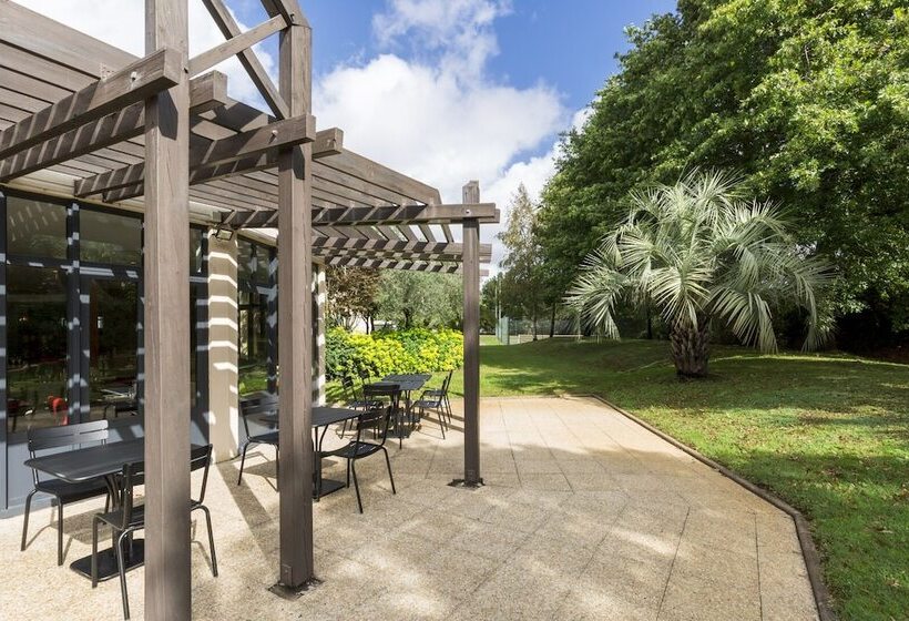 هتل Hôtel Oceania Nantes Aéroport