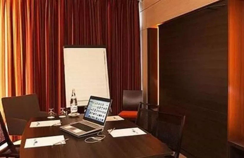 호텔 Hôtel Oceania Nantes Aéroport