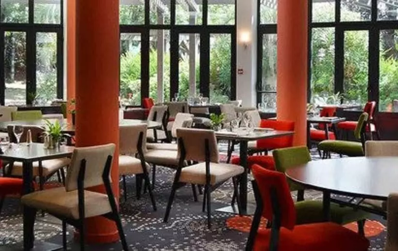 호텔 Hôtel Oceania Nantes Aéroport