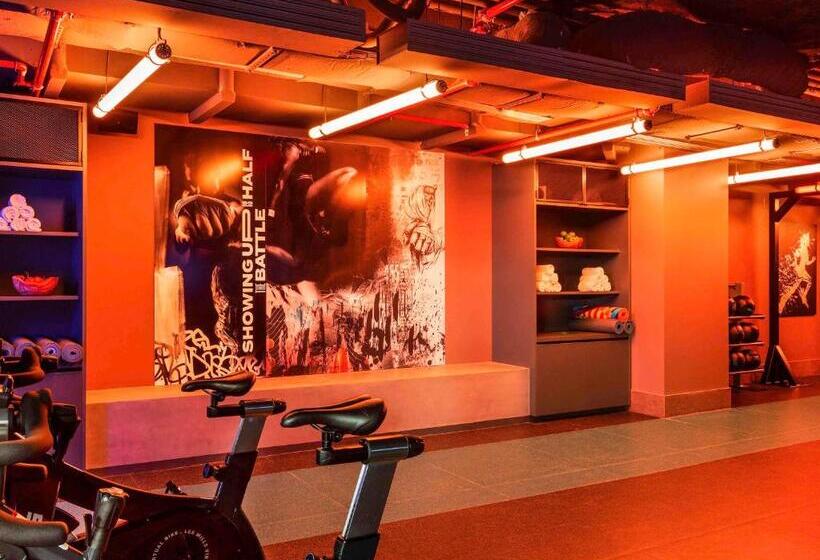 ホテル Pullman Paris Montparnasse