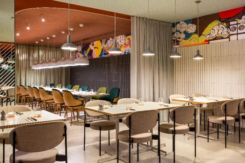 ホテル Pullman Paris Montparnasse